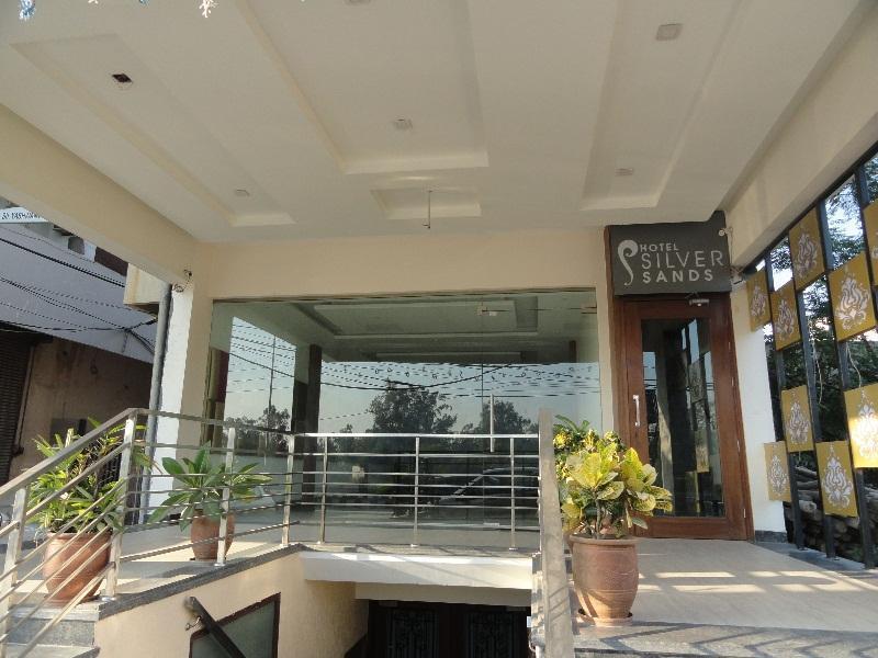 Silver Sands Chandīgarh Exterior foto